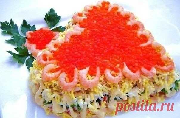 СДЕЛАНО С ЛЮБОВЬЮ !!!  **Слоёный: 1)краб/мясо -кубик, петрушка, майонез, 2)белок -тёрка, майонез, 3)отв/кальмары,  майонез, 4)желток -тёрка, майонез, 5)икра красная. *Декор: креветки и зелень. *Только для тебя!