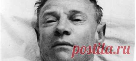 В 1948 году на пляже в Австралии был найден труп мужчины без признаков насильственной смерти. Из-за чего он погиб, так и не установлено. Чем дальше – тем больше странных деталей: в потайном кармане брюк неизвестного нашли клочок бумаги с надписью «Тамам Шуд». Клочок был вырван из последней страницы редкого экземпляра сборника Омара Хайяма «Рубайят», который убеждает читателя, что человек должен радоваться каждому мгновению своей жизни и не сожалеть об ее окончании. Теперь нераскрытое дело…