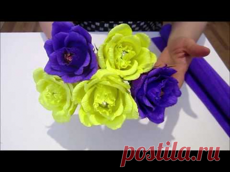 Розы из гофрированной бумаги с конфеткой. Цветы из гофрированной бумаги.