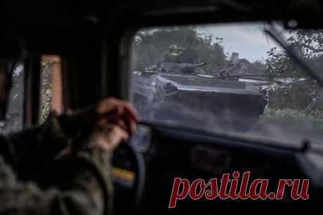 21-летний сын украинского бизнесмена Онистрата погиб под Павловкой. Остап Онистрат с позывным Бендер, сын известного украинского бизнесмена Андрея Онистрата, погиб под Павловкой. Об этом сообщил отец молодого человека в Facebook. Младший Онистрат служил оператором дрона в 68-й отдельной егерской бригаде. Погибшего похоронят 6 июня на киевском кладбище «Берковицы».