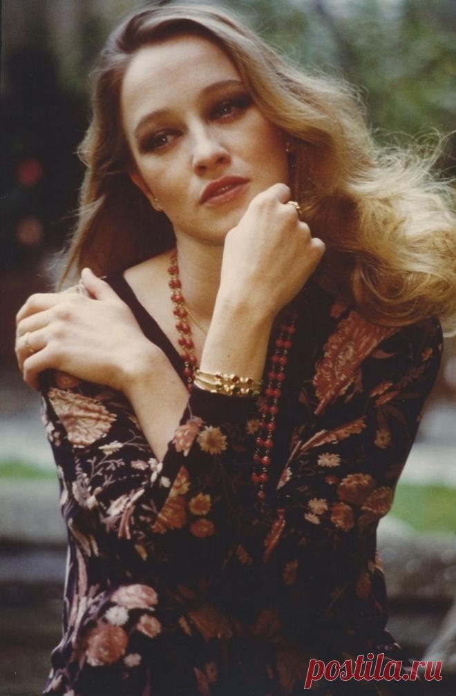 Элеонора Джорджи, 21 октября, 1953
 • 3 марта 2025