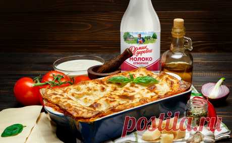 Пошаговый рецепт мясной лазаньи с соусом «Бешамель» от шеф-повара Константина Ивлева | Готовим #ДомаВкусно с продуктами «Домик в деревне» | Яндекс Дзен