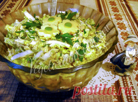 Салат из пекинской капусты с яблоком и сыром - рецепт с фото