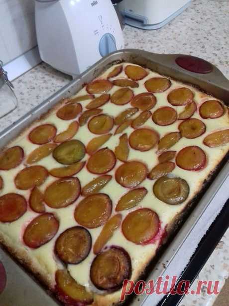 Творожный пирог со сливами - Простые рецепты Овкусе.ру