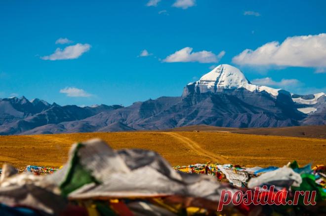 Самые завораживающие святые места в мире  Тибетская пирамида