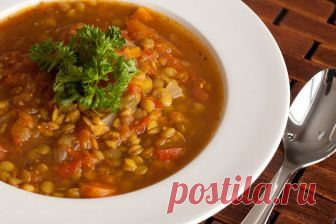 Чечевицы — это представитель бобовых, который богатый белком. Поэтому суп из чечевицы — полезно и вкусно. Для супа подойдет как красная, так и коричневая или зеленая чечевица. Такое блюдо хорошо...