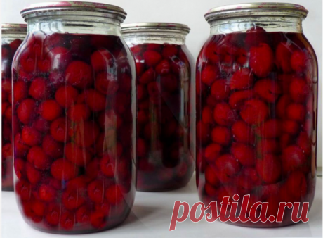 ВИШНЯ КОНСЕРВИРОВАННАЯ В ЖЕЛЕ 

На 1 кг. вишни.
700 г сахарного песка,
2 ст. л. быстрорастворимого желатина
Удалите у вишни хвостики и залейте на пару часов ягоды холодной водой. Это поможет Вам избавится от червячка который, к сожалению, может прятаться внутри. Если таковой имеется, то он обязательно выберется наружу. После чего удалите у вишни косточки. Для этого можно использовать даже простую шпильку или булавку. Дело не хитрое.
После того, как все косточки удалили сме...