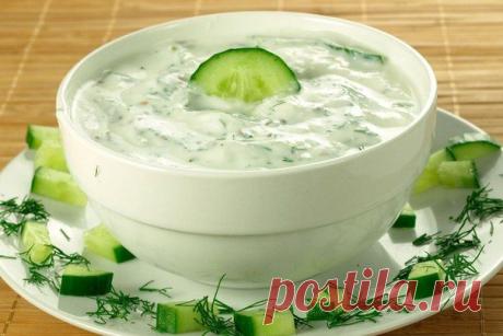 Соус из огурцов с зеленью и чесноком дзадзики
