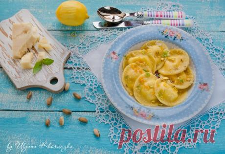 Сладкие равиоли с рикоттой, печеной тыквой, лимоном и медом