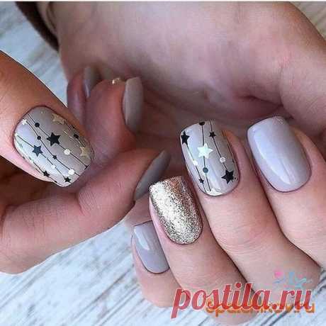 Серый звездный маникюр