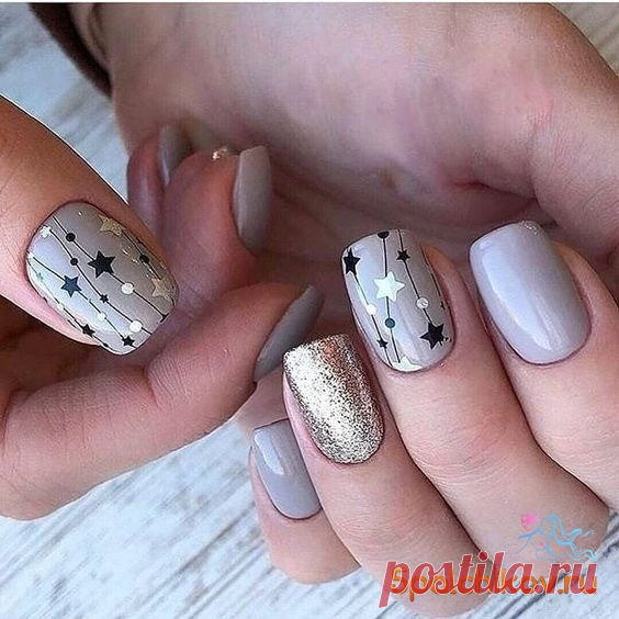 Серый звездный маникюр