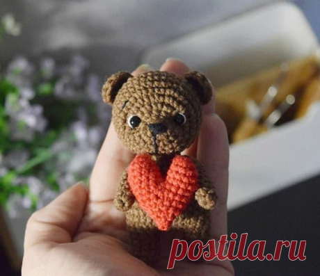 Мишка с сердцем крючком. Амигуруми схемы и описания. Автор: Виктория Матвеева | IRINELY.ART