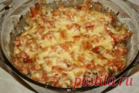 Куриная печень по- милански Куриная печень, приготовленная по-милански, сначала проходит легкую обжарку, а затем запекается в духовке с помидорами, чесноком, зеленью и сыром. Очень сочно и бесподобно вкусно.