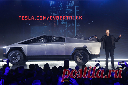 Илон Маск предсказал провал «инопланетной» машине Tesla. Глава компании Tesla Илон Маск в Twitter предсказал возможный провал одной из машин компании — пикапу Cybertruck. «Мне он очень нравится, даже если другим нет. Другие пикапы сделаны как под копирку, а Cybertruck как будто бы сделали инопланетяне из будущего», — написал Маск.