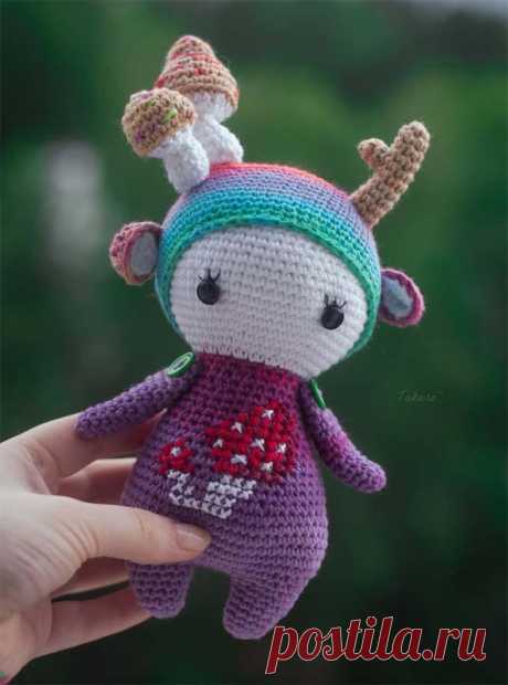 Бесплатный мастер-класс по вязанию Грибной гном-лесовичок крючком. Автор описания - Sabrina Stopat. 🧶Схемы вязания игрушек IRINELY.ART🧵