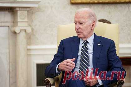 Байден ограничит крупный нефтяной проект на Аляске. Президент США Джо Байден планирует ограничить масштабный проект по бурению нефтяных скважин на северо-западе Аляски. Об этом сообщает Associated Press со ссылкой на источник в Белом доме. Американский лидер предотвратит или ограничит бурение нефти на 16 миллионах акров на Аляске и в Северном Ледовитом океане.