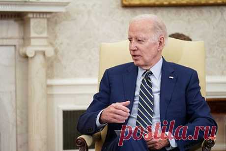 Байден ограничит крупный нефтяной проект на Аляске. Президент США Джо Байден планирует ограничить масштабный проект по бурению нефтяных скважин на северо-западе Аляски. Об этом сообщает Associated Press со ссылкой на источник в Белом доме. Американский лидер предотвратит или ограничит бурение нефти на 16 миллионах акров на Аляске и в Северном Ледовитом океане.