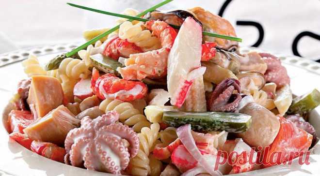 Салат из фузилли с морепродуктами — Вкусные рецепты
