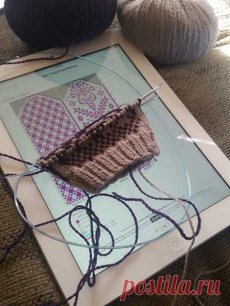 Ravelry: Project Gallery for Prickly Thistle Mittens pattern by SpillyJane