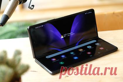 Предсказана взрывная популярность складных смартфонов. К 2024 году поставки складных смартфонов превысят 30 миллионов единиц. Специалисты зафиксировали рост сегмента складных устройств в 2021 году. Поставки девайсов данного типа за год оценили в 8,9 миллиона штук, в годовом исчислении рост составил 148 процентов. К 2024 году поставки превысят 30 миллионов штук.