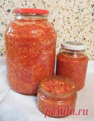 Янним (секретная корейская приправа))

Открываю тайну вкуса корейских блюд - все дело в приправе, которую, как ни ищи в магазинах, не найдешь! Эта корейская приправа - янним - придает особый колорит и аромат салатам, а уж про жгучий и в то же время пряно-приятный вкус и говорить не стоит!
Храниться эта красота может годами (если заготовили слишком много), не портится корейская приправа совершенно. Я стараюсь делать такую заготовку раз в два-три года.

Показать полностью…