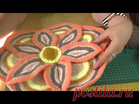 Сидушка на табурет, стул крючком. Декоративная подушка.