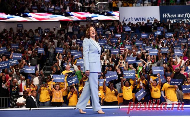 Камалу Харрис официально выдвинули кандидатом в президенты от Демпартии. Демократическая партия формально выдвинула Камалу Харрис кандидатом в президенты США. Политик набрала большинство голосов на виртуальной «перекличке» партийных делегатов, проведенной за две недели до съезда в Чикаго