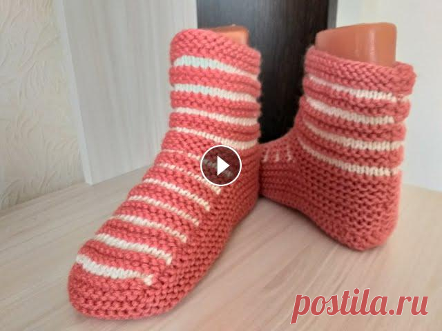 САПОЖКИ-ТАПОЧКИ-НОСОЧКИ. Вязание спицами.Homemade knitted slippers Домашние тапочки-сапожки вяжутся на 2 спицах и имеют только одно сшивание от пяточки вверх. Очень легко вяжутся, красиво и удобно сидят на ножке. Пряж...