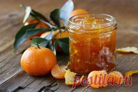 Мандариновое варенье 
Потрясающий аромат и вкус мандаринов у многих ассоциируются с Новым годом, морозными вечерами зимних каникул, сказкой и хорошим настроением. Как хочется иногда вернуть эти воспоминания. А что, если п…
