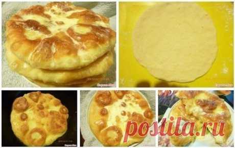 Пышки со сметаной и сахаром.