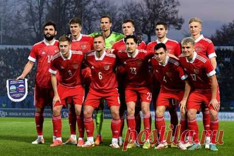 Сборная России по футболу объявила окончательный состав на мартовский сбор. Сборная России по футболу объявила окончательный состав на мартовский сбор в Новогорске. В число вызванных в команду игроков вошли хавбек «Торино» Алексей Миранчук и полузащитник «Монако» Александр Головин. 23 марта в Тегеране пройдет товарищеский матч между российскими футболистами и сборной Ирана.