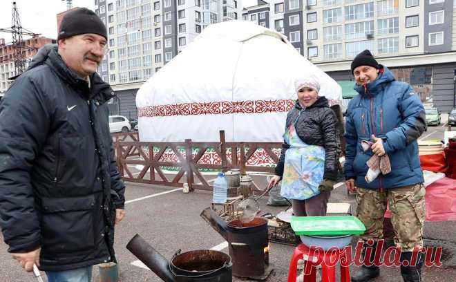 МИД Казахстана назвал частной инициативой установку юрты в Буче. Посольство Казахстана не имеет отношения к акции с установкой «юрты несокрушимости» в Киевской области Украины, это частная инициатива.