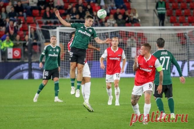 Побоище под знаком УЕФА. Игроков «Легии» арестовали после игры в Голландии. Матч Лиги конференций закончился арестом двух игроков. Форварда и защитника «Легии» обвинили в жестоком избиении секьюрити. Польский клуб утверждает, что они сами пострадали от дубинок полиции.