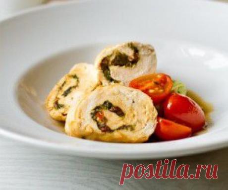 Рулетики из курицы со шпинатом и вялеными томатами