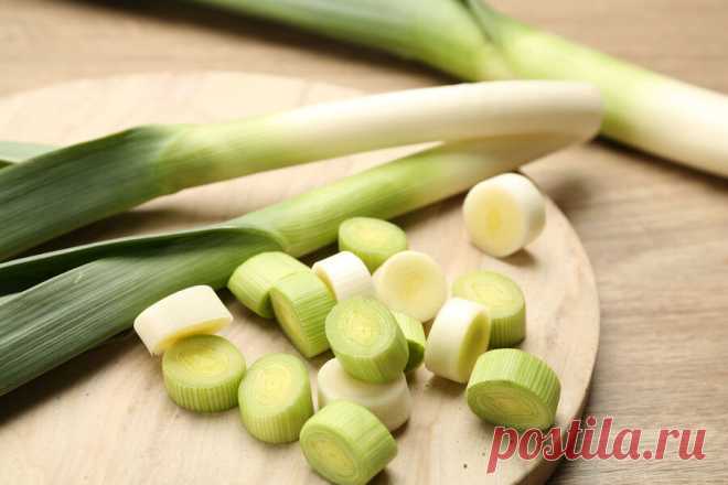 Ученые рассказали, какие продукты могут замедлить старение кожи и защитить от рака - Газета.Ru | Новости Британский диетолог Майкл Мосли рассказал, что свежие овощи, квашенная капуста и йогурт могут замедлить старение и защитить от меланомы. Эти продукты богаты антиоксидантами, пребиотиками и пробиотиками, способствующими здоровью микробиома кишечника и кожи. Об этом сообщает TimesNewsUK.