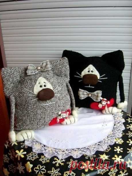 Кото-подушки