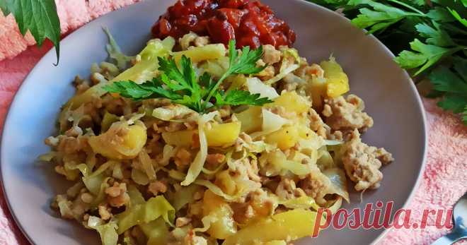 #картофель #капуста #фарш Если вы любите жареную картошку, то настоятельно рекомендую приготовить её вместе с капустой и фаршем. Такой рецепт придется по вкусу всем, к тому же он очень бюджетный! Поверьте, это очень вкусно!