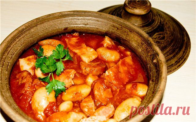 Фасолька по - бретански. Очень вкусно и сытно. Просто в приготовлении.