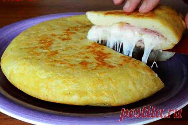 Итальянский картофельный пирог с ветчиной и сыром — готовить совсем несложно, а результат Вас точно порадует 


Отличный ужин на скорую руку!









Ингредиенты:

Картофель — 0,5 кг
Оливковое масло
Мука — 150 гр
Яйцо
Ветчина — 100 гр
Сыр — 100 гр
Соль и перец по вкусу

Приготовление:
Отвариваем картофель в…