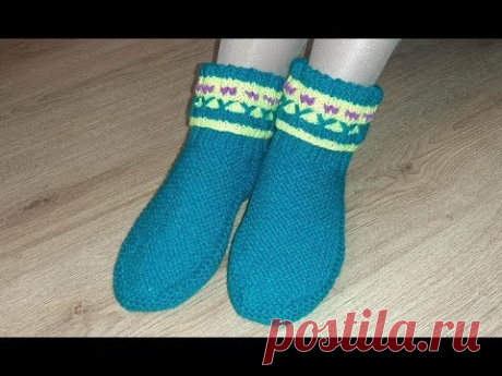 Следки – сапожки с цветочками спицами. Вязание. Homemade knitted slippers - YouTube