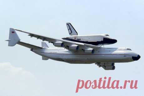 Ан-225 и &quot;Буран&quot;.
Кроме того существовала важная задача возвращения космического корабля на космодром в случае его приземления на запасных аэродромах. Также предполагалось использование самолета Ан-225 в качестве первой ступени перспективной системы воздушного старта космических кораблей. Это требовало от нового самолёта грузоподъёмности более 250 тонн. Так как сам космический корабль «Буран» и блоки ракеты-носителя «Энергия» имели габариты, превосходящие размеры