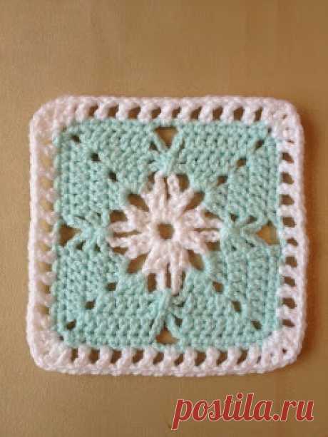 365 Granny Squares Project: Simple effect using chain stitch....