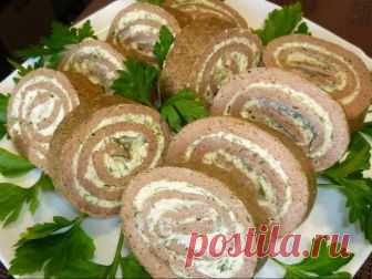 Нежный печеночный рулет с сырной начинкой - вкусный и беспроигрышный вариант для праздничного стола! Нежный печеночный рулет с сырной начинкой - вкусный и беспроигрышный вариант для праздничного стола. Не сложен в приготовлении, будет прекрасным дополнением к основным блюдам.