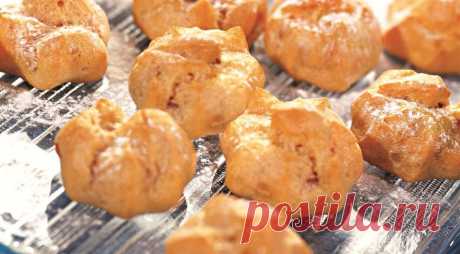 Профитроли с клубничной начинкой