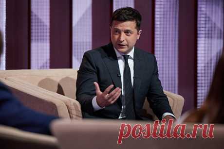 Зеленский пообещал «большой диспут» в США по «Северному потоку-2». Президент Украины Владимир Зеленский заявил, что во время визита в США подпишет несколько соглашений — три оборонительных и одно энергетическое. Вместе с Зеленским в Вашингтон прибыли глава «Нафтогаза» Юрий Витренко, министр иностранных дел Дмитрий Кулеба и министр обороны Андрей Таран.