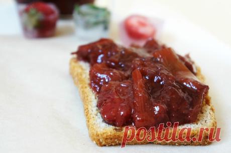 Варенье из клубники и ревеня