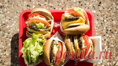 Терапевт Чернышова: чрезмерное увлечение фастфудом грозит проблемами с сердцем. Врач-терапевт Надежда Чернышова рассказала, что чрезмерное увлечение фастфудом способствует развитию сердечно-сосудистых заболеваний. Читать далее