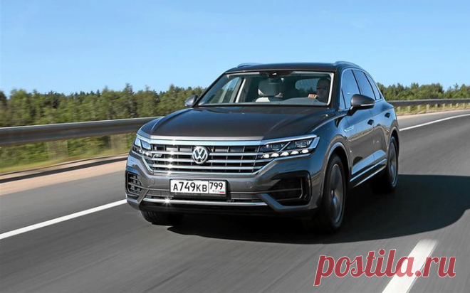 6 причин задуматься о покупке нового Volkswagen Touareg Он всем хорош: прекрасно ведет себя на покрытии не лучшего качества и на бездорожье, а по управляемости и вовсе похож на легковой автомобиль.
Но — стоимость оптимальной версии с дизельным 3-литровым м...