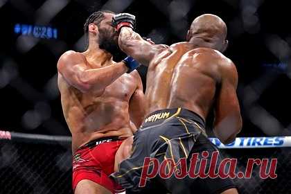 UFC представил лучшие нокауты 2021 года. Абсолютный бойцовский чемпионат (UFC) представил топ лучших нокаутов в 2021 году. Лучшим нокаутом года назван решающий удар в исполнении действующего чемпиона UFC Камару Усмана в поединке против Хорхе Масвидаля. На втором месте — Иржи Прохазка. Также в подборку попал и нокаут в исполнении Дастина Порье.