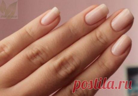 Wall | VK
Здоровью ногтей обычно мало придают значения, в основном всегда лишь задумываются об эстетической стороне вопроса.
Идеально ухоженные руки это когда ногти крепкие и гладкие, без различных цветовых оттенков, зубчатых кутикул или других признаков повреждения. Поскольку многие проблемы со здоровьем влияют на ногти, то стоит прислушиваться к тому, что руки могут вам сказать.